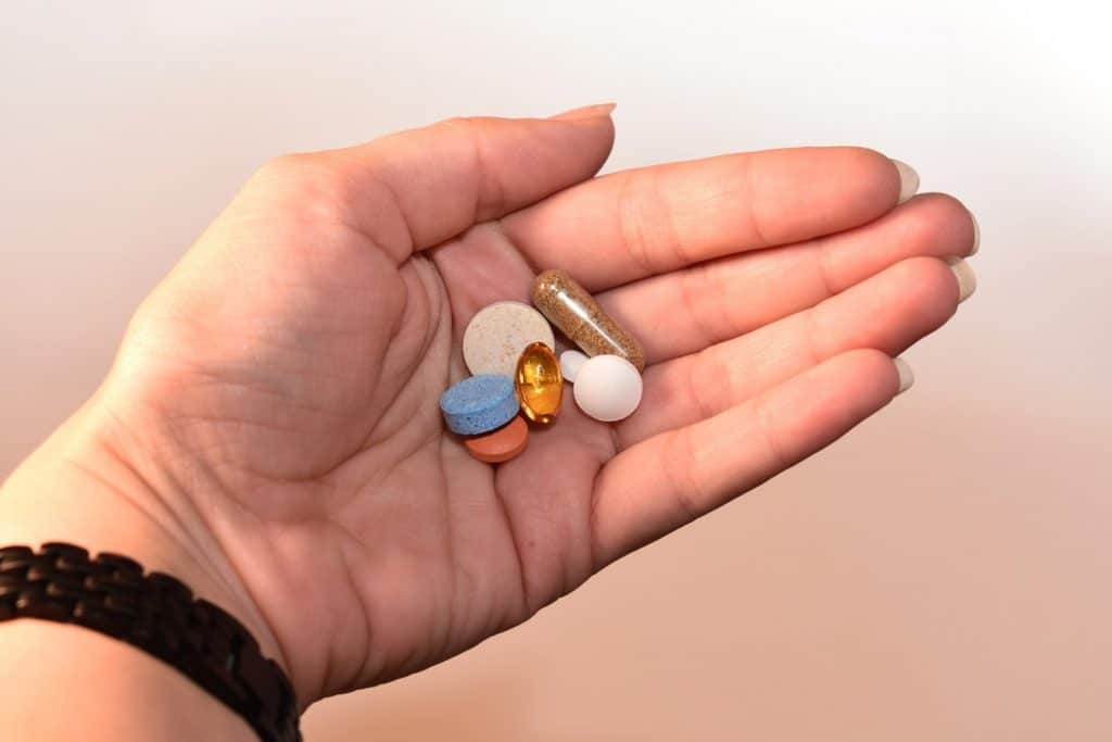 Automedicação: riscos e como evitar problemas 4 medicamentos analgesicos opioides
